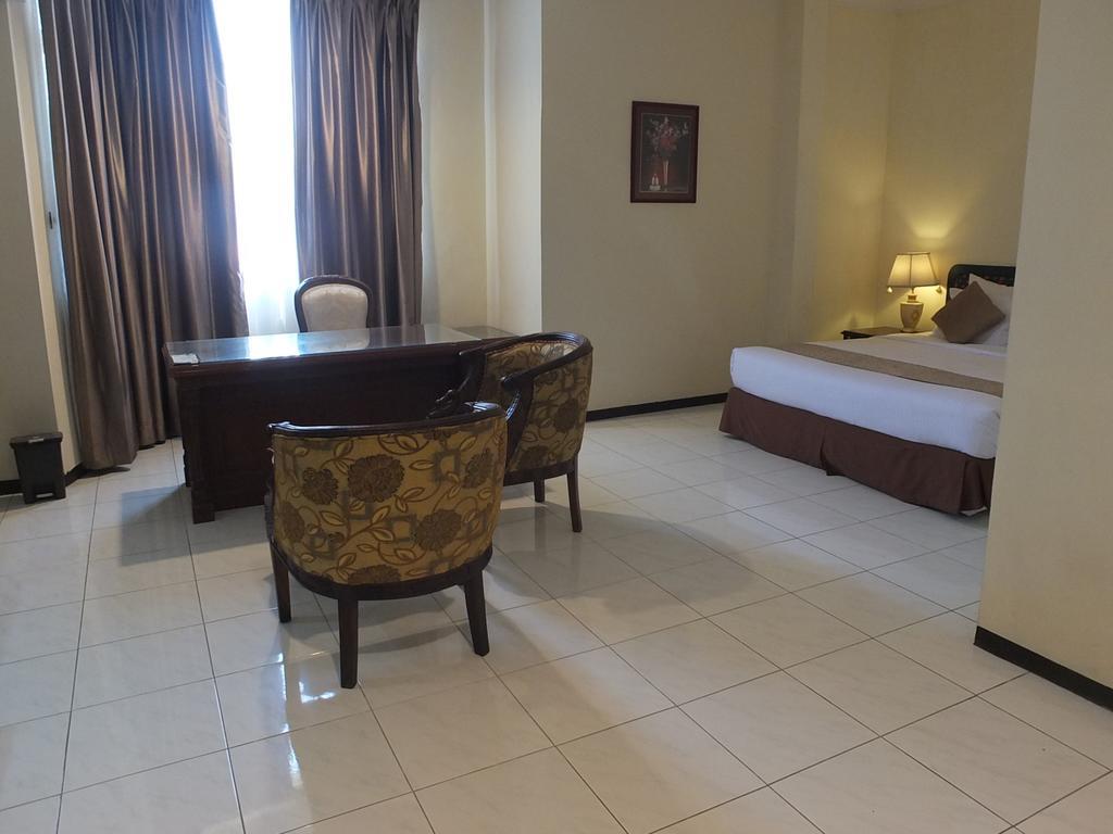 Jepara Indah Hotell Rum bild