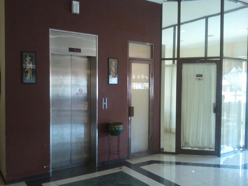 Jepara Indah Hotell Exteriör bild